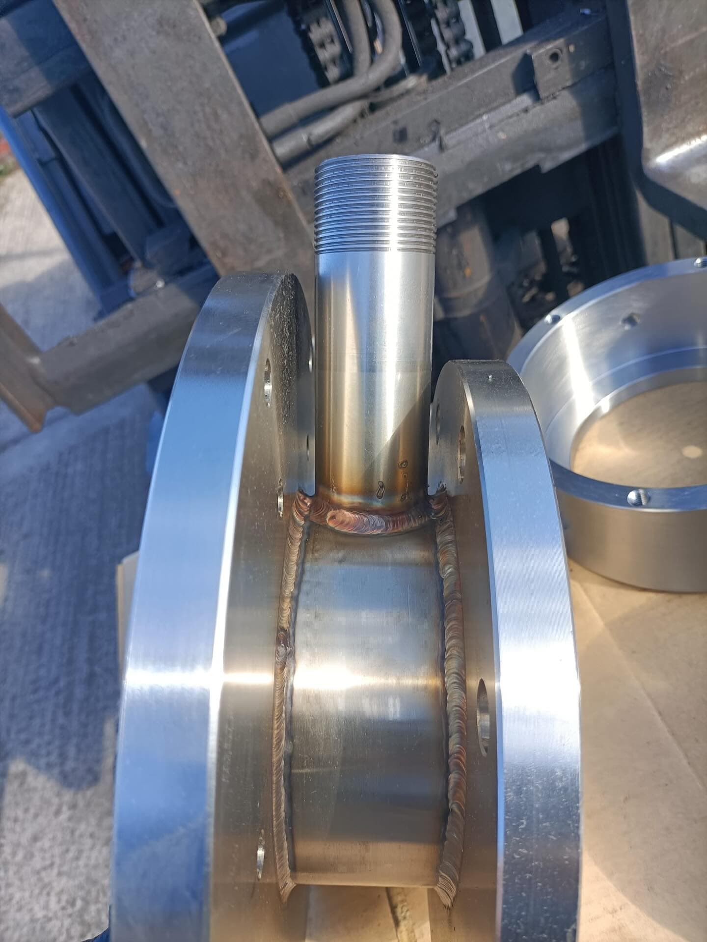 TIG welded stainless steel flanged assembly with branch connection welded by JWB Engineering